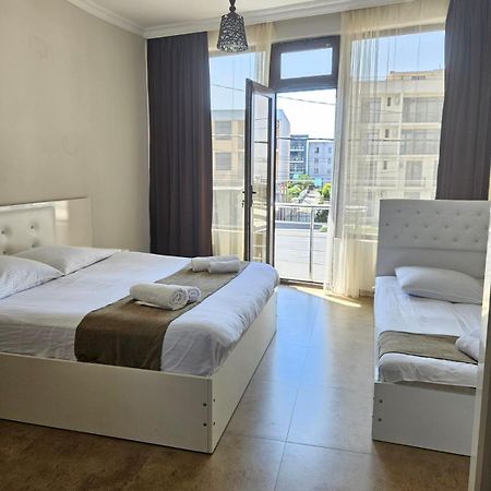Guest House Gio Кобулети Екстериор снимка