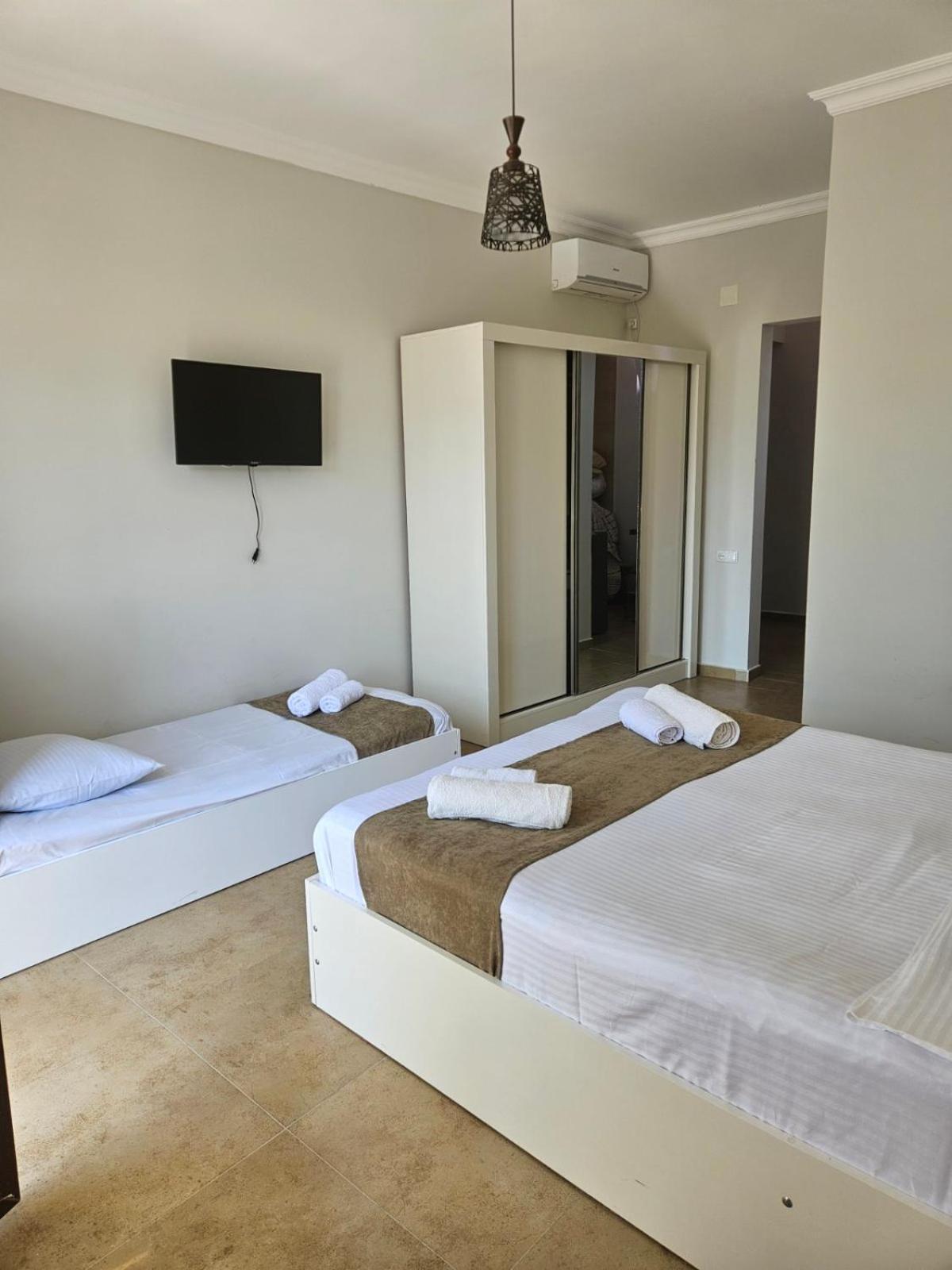 Guest House Gio Кобулети Екстериор снимка